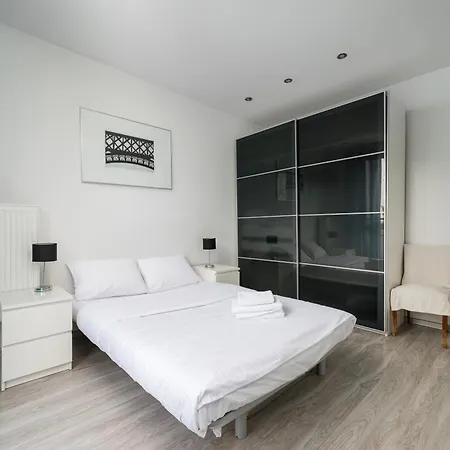 Nowa Praga Homely By Bookinghost *