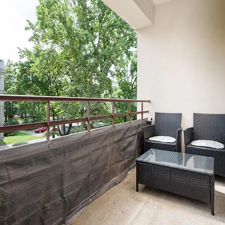 Nowa Praga Homely By Bookinghost Daire